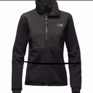 New with tags — north face Denali 2 jacket